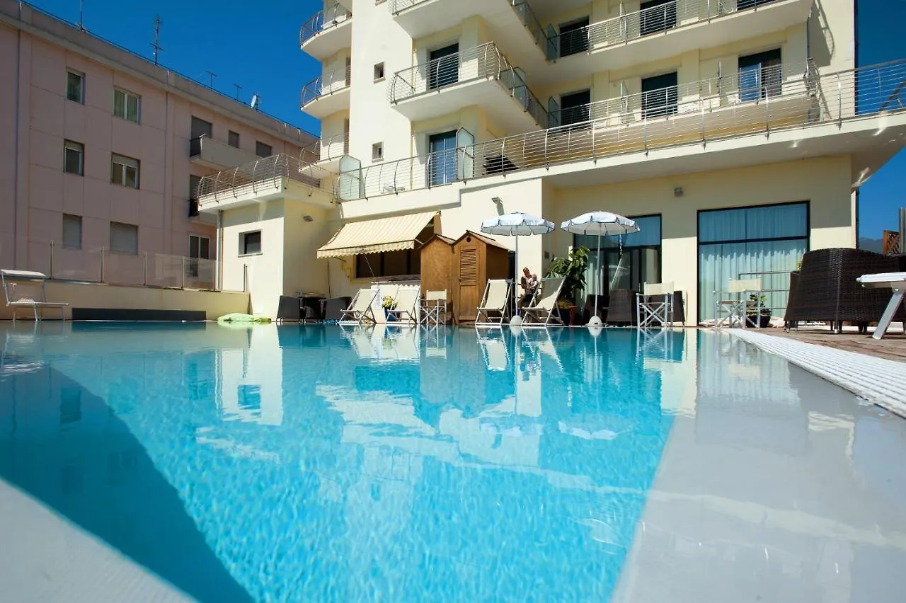 Excelsior Hotel E Appartamenti Loano